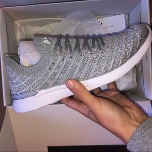 APL Women’s TechLoom Wave Metallic Silver/White